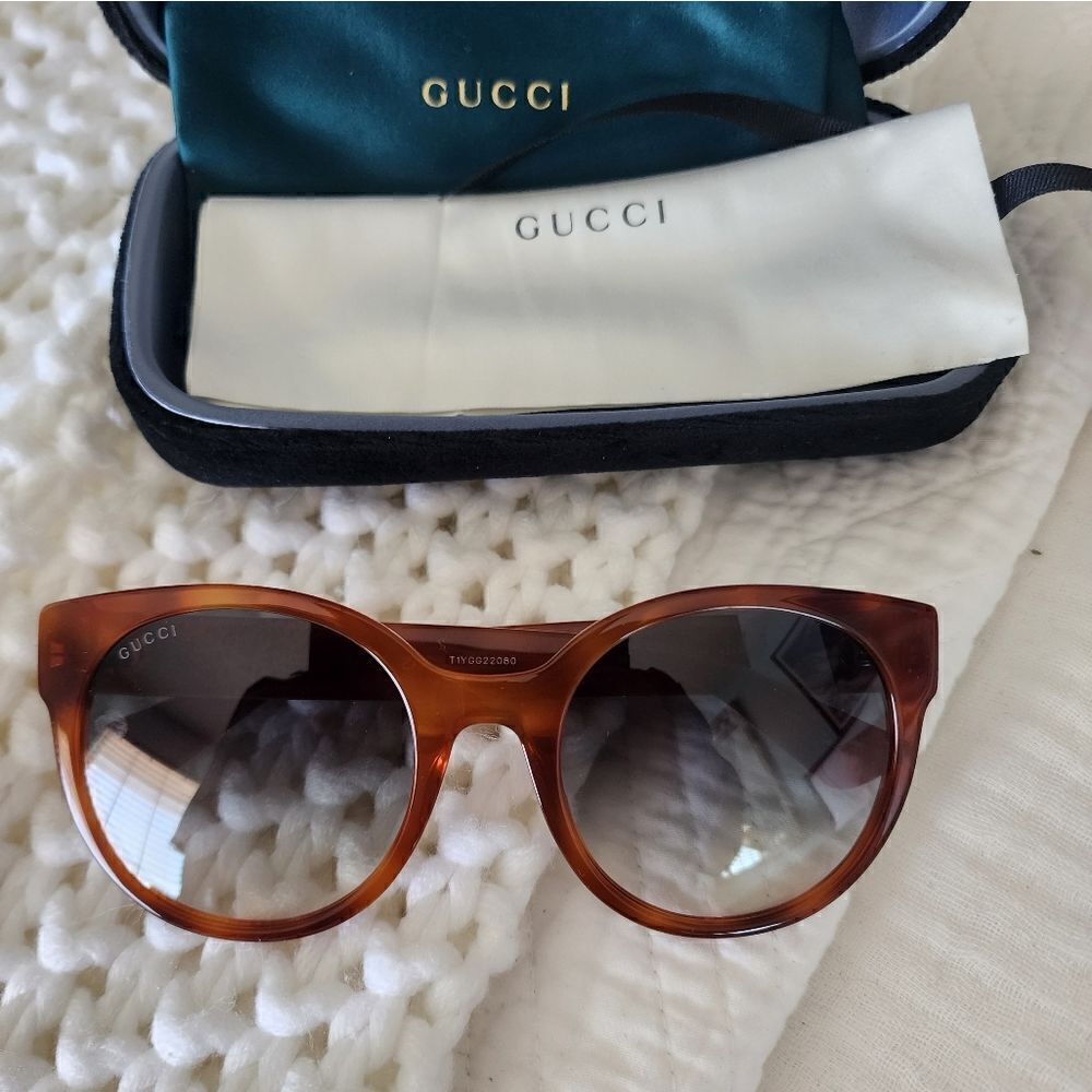 Gucci sunglasses new in case - Picture 3 of 12
